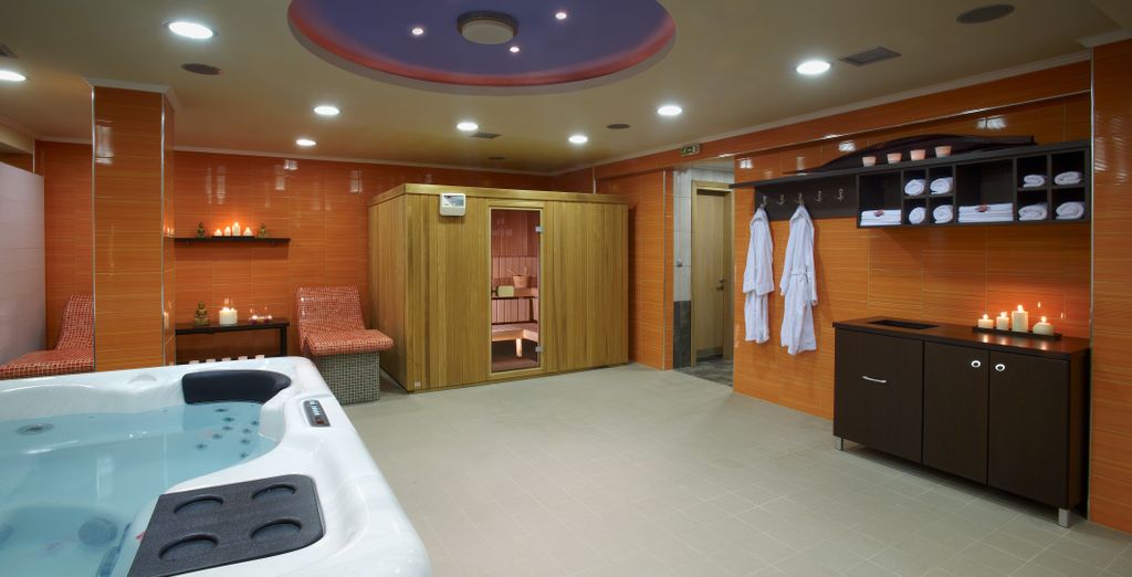 Blue Dolphin Resort Hotel 4*