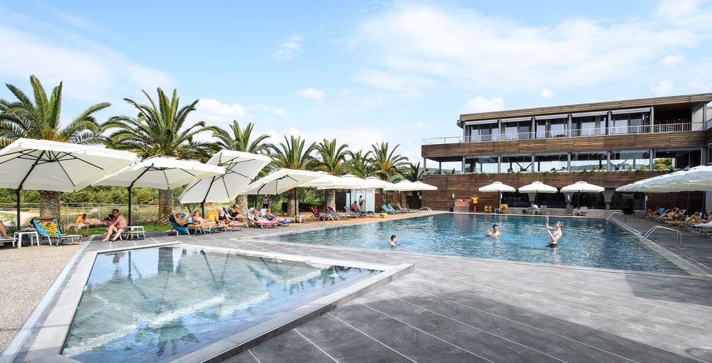 Blue Dolphin Resort Hotel 4*