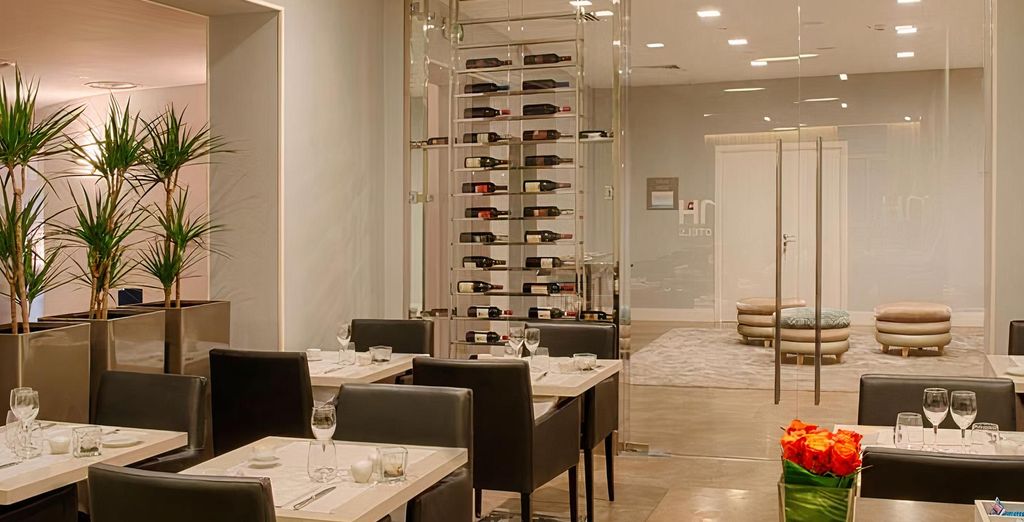 Hotel NH Genova Centro 4*