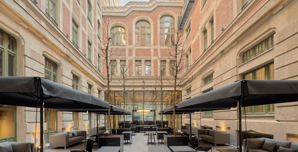 Kozmo Hotel Suites & Spa 5*