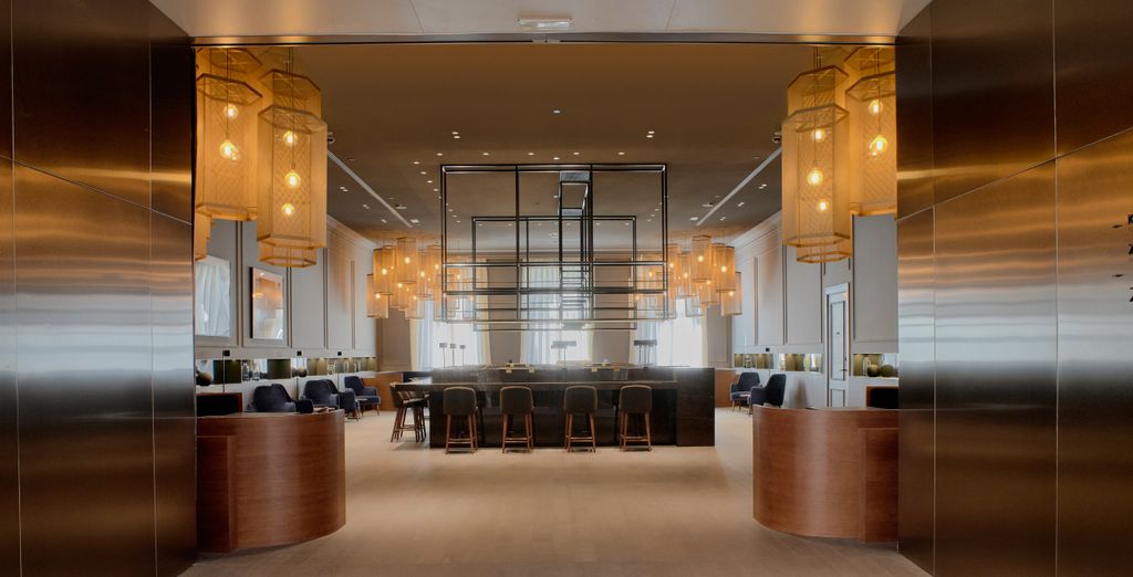 Kozmo Hotel Suites & Spa 5*