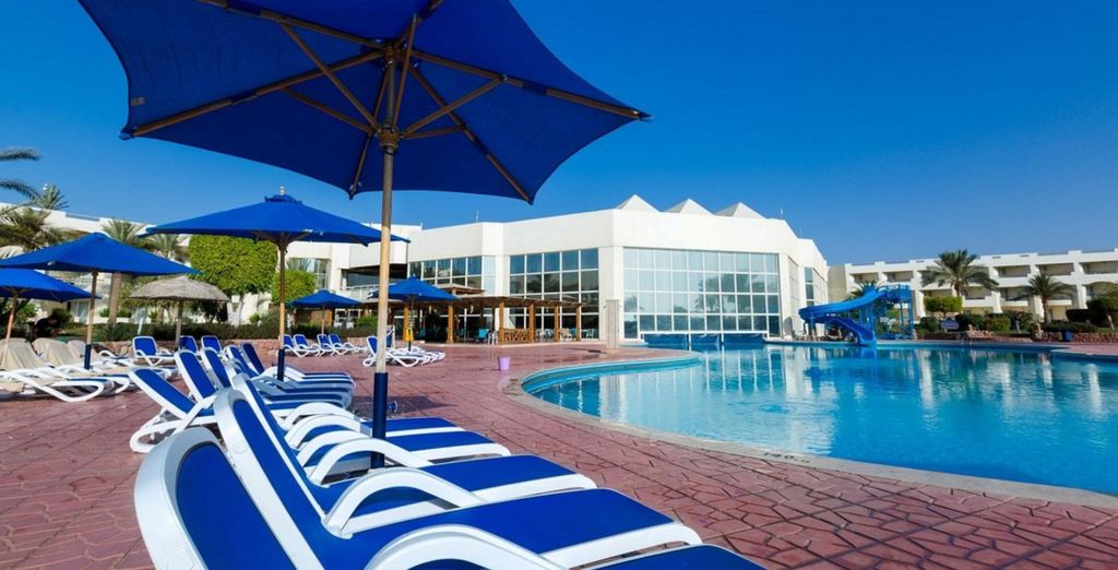 Aurora Oriental Resort 4*