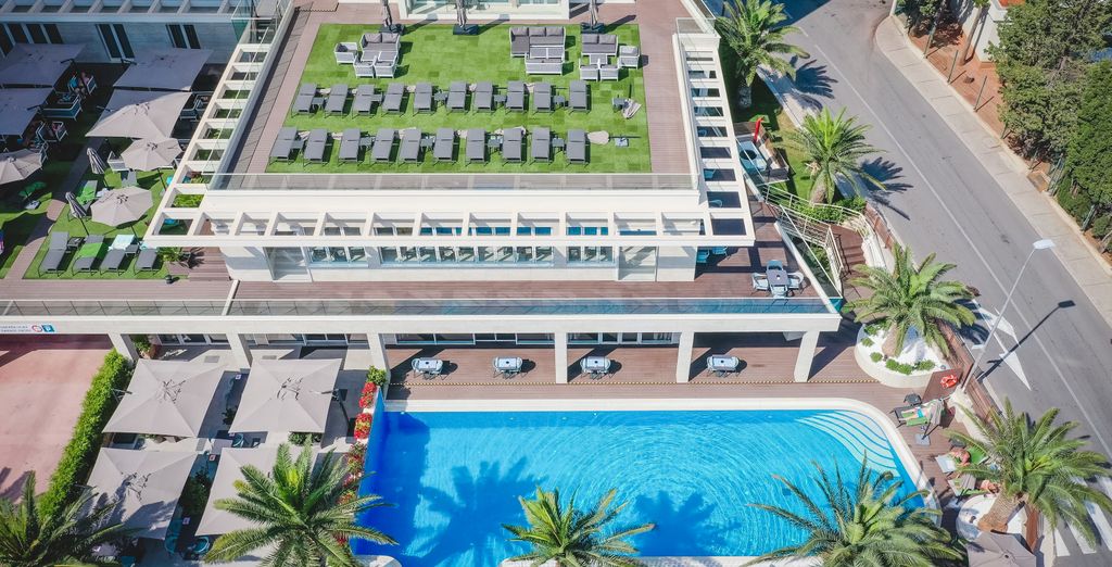 Hotel AMI Budva Petrovac 5*