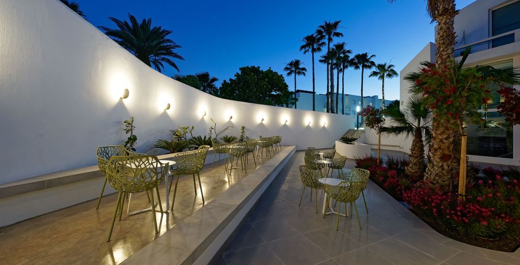 Aequora Lanzarote Suites 4*