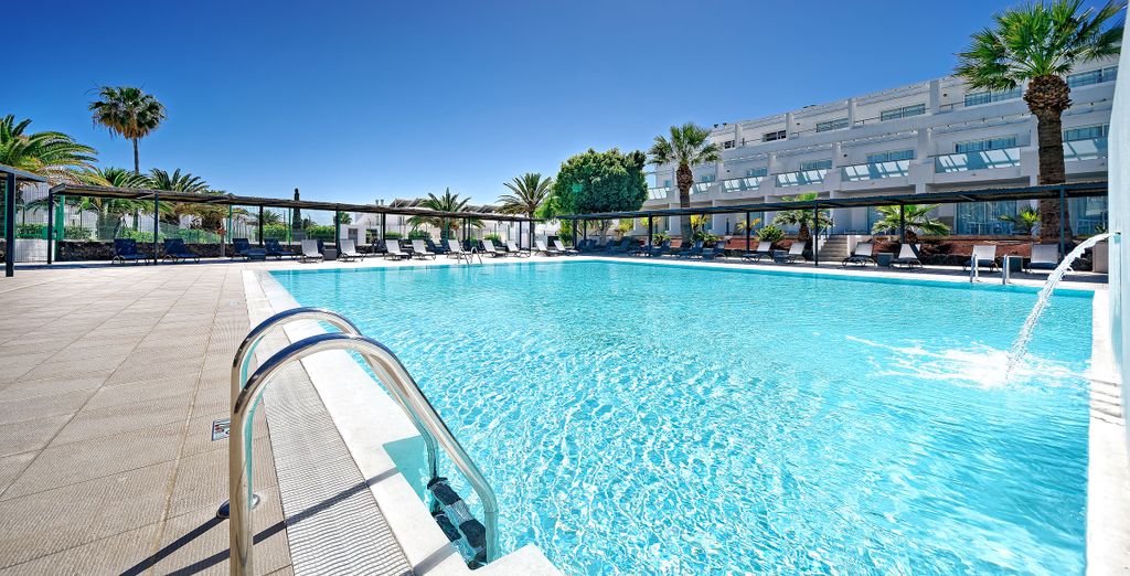 Aequora Lanzarote Suites 4*