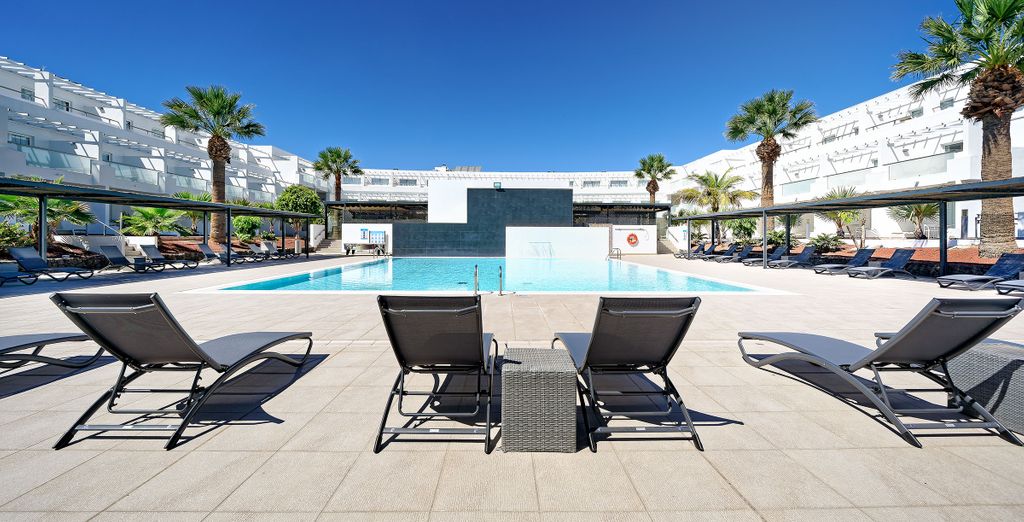 Aequora Lanzarote Suites 4*