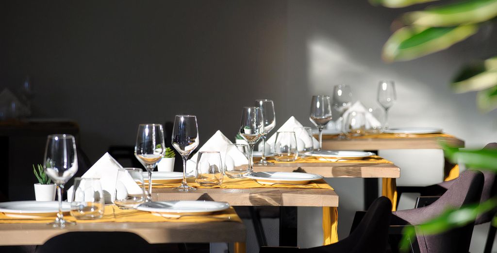 B4B Athens Signature Hotel 4*