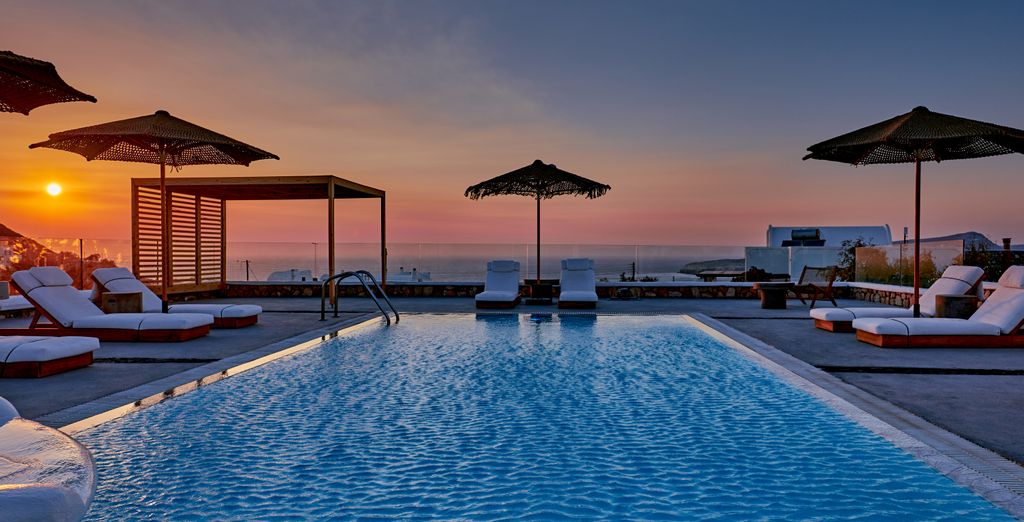 Symmetry Suites 4*