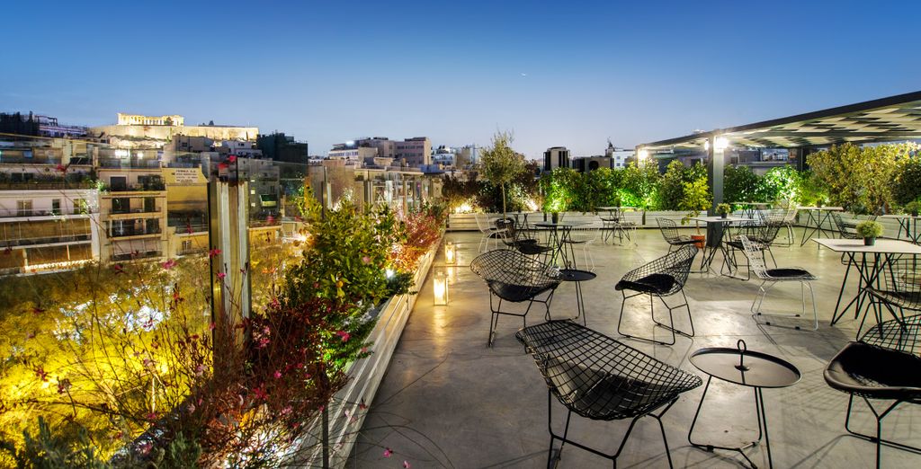 B4B Athens Signature Hotel 4*
