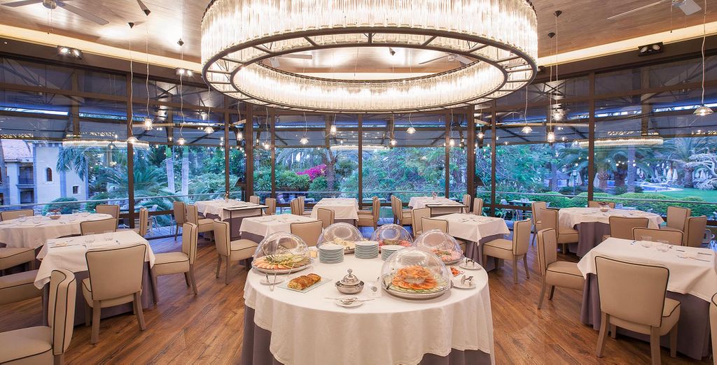 Hotel Lopesan Costa Meloneras 5*