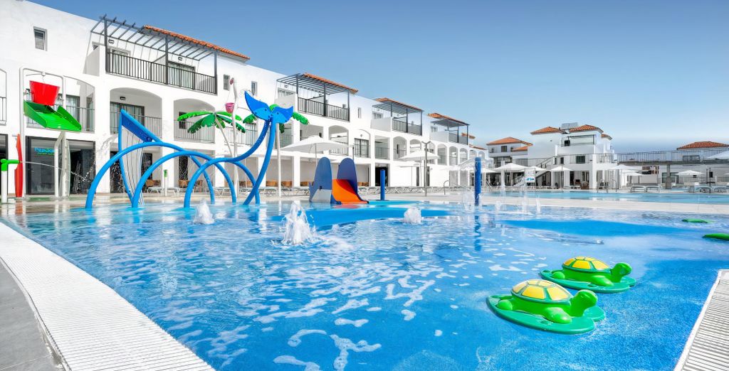 Broncemar Beach Suites 4*