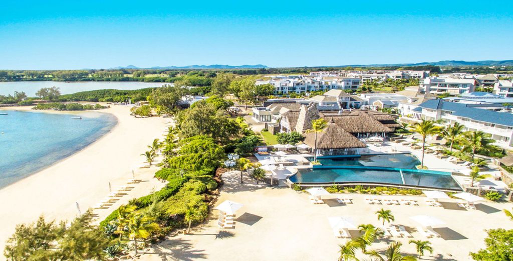Radisson Blu Azuri Resort & Spa 4*
