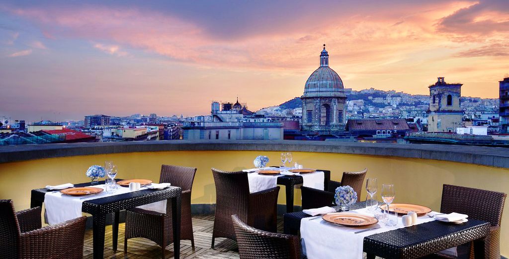 UNAHOTELS Napoli 4*