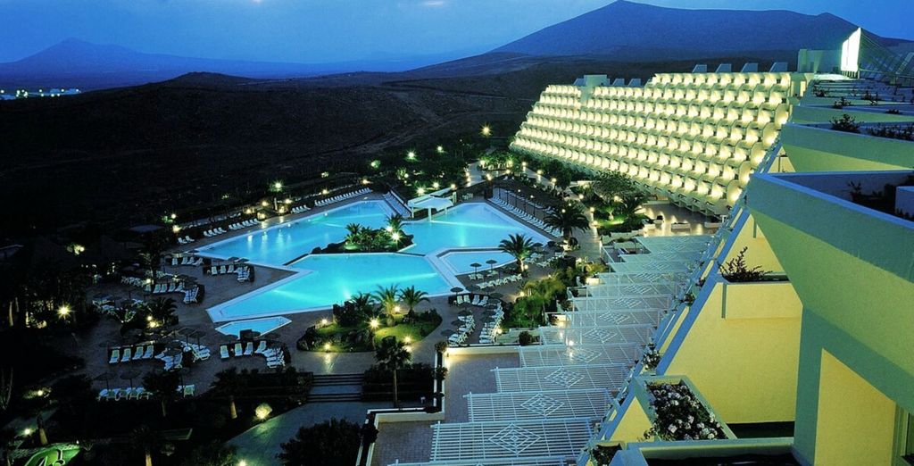 Hotel Beatriz Costa Teguise & Spa 4*