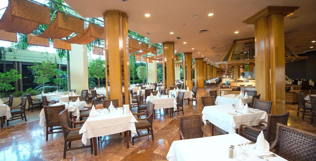 Hotel Beatriz Costa Teguise & Spa 4*