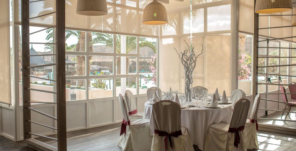 Hotel Beatriz Costa Teguise & Spa 4*