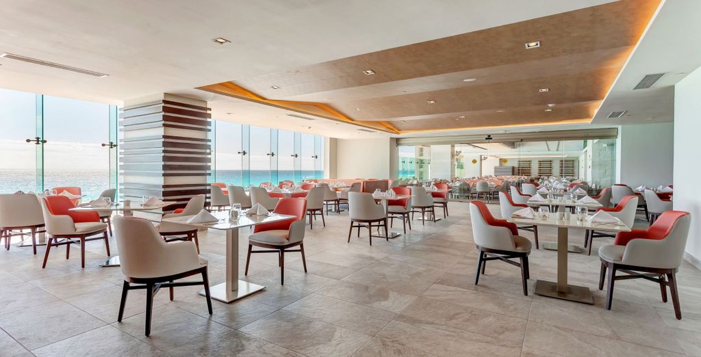 Royalton Chic Suites Cancun 5*