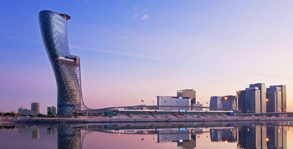 Hyatt Andaz Capital Gate 5* con biglietti per il Gran Premio di Formula 1