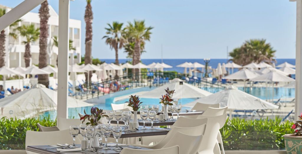 Sandy Beach Resort 5*