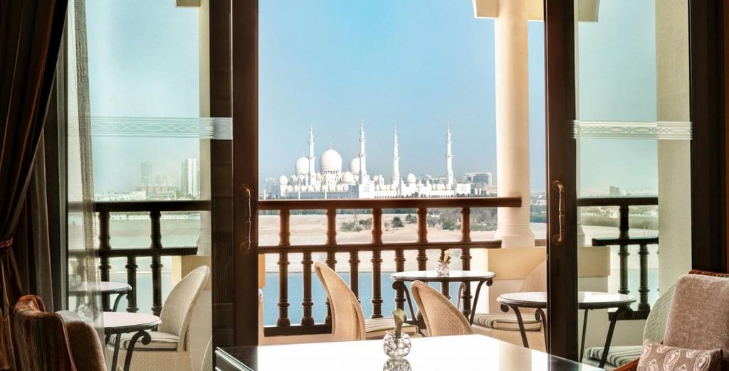 Shangri La Hotel Qaryat Al Beri Abu Dhabi 5*