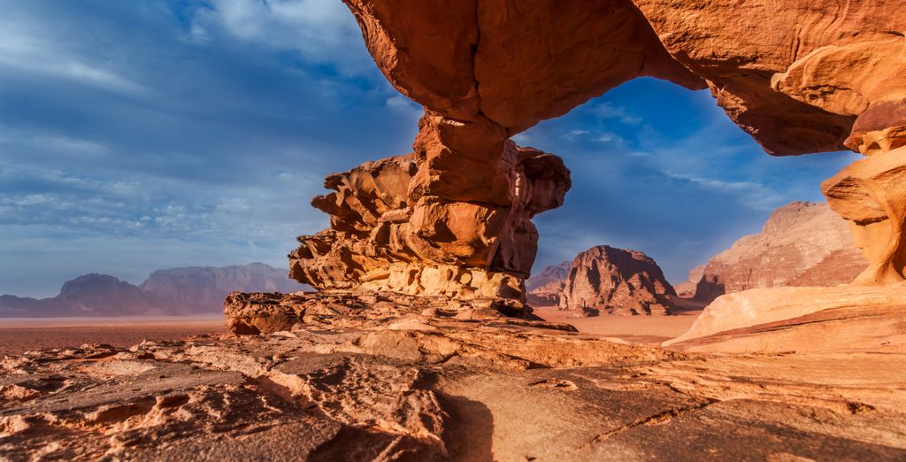 Tour privato di 10 notti con escursione nel deserto