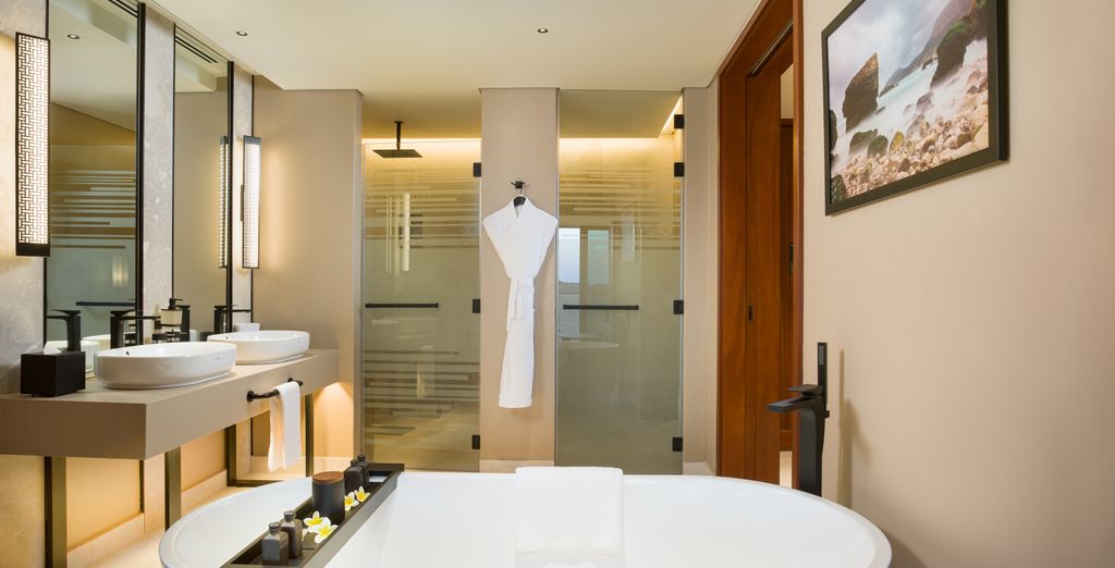 Tour privato di 5 notti a 360° alla scoperta di Salalah ed estensione all'Alila Hinu Bay 5*