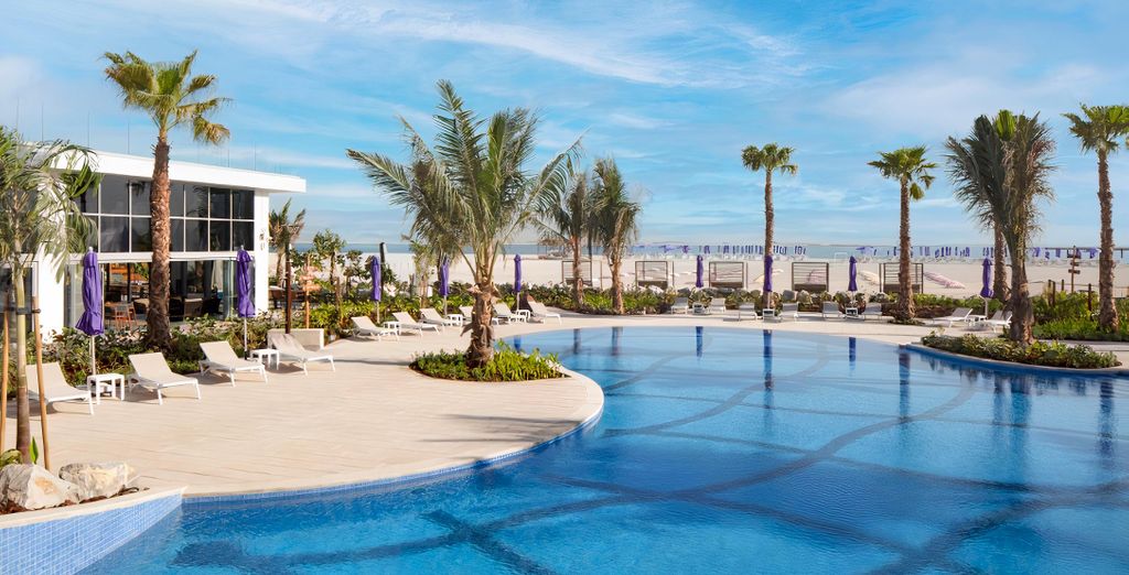 Club Coralia Centara Mirage Beach Resort Dubai 4*