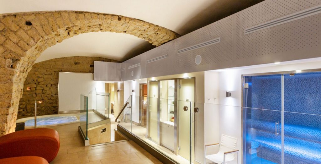 Hotel Palazzo Caracciolo Napoli Hilton 4*