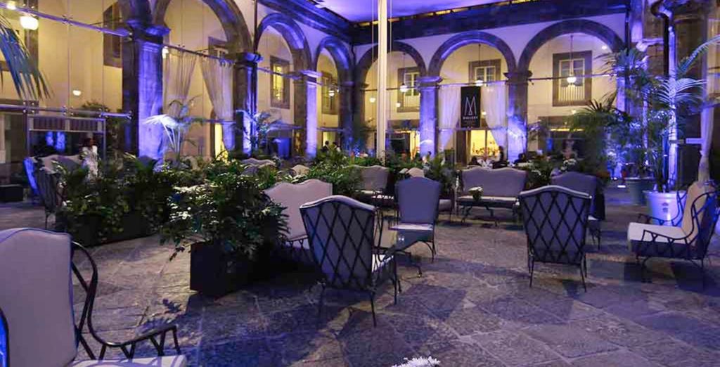 Hotel Palazzo Caracciolo Napoli Hilton 4*