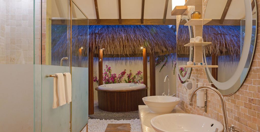 Bandos Maldives 4*