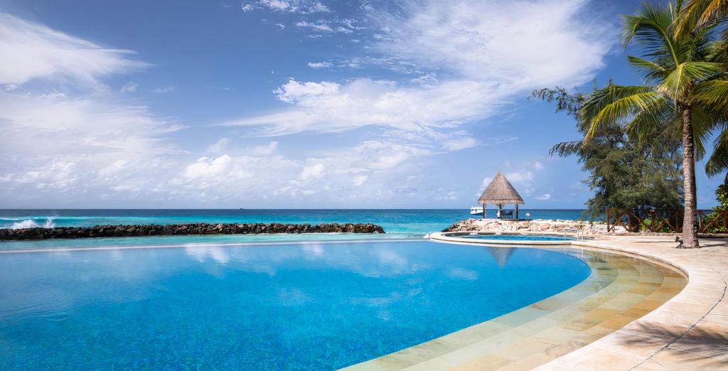 Taj Coral Reef Resort & Spa 5*