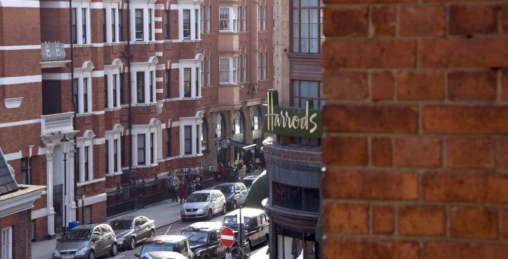 The Capital Hotel, Apartments & Townhouse 5*