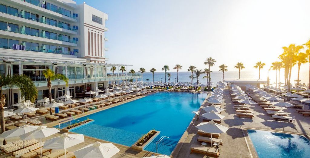 Constantinos The Great Beach Hotel 4*