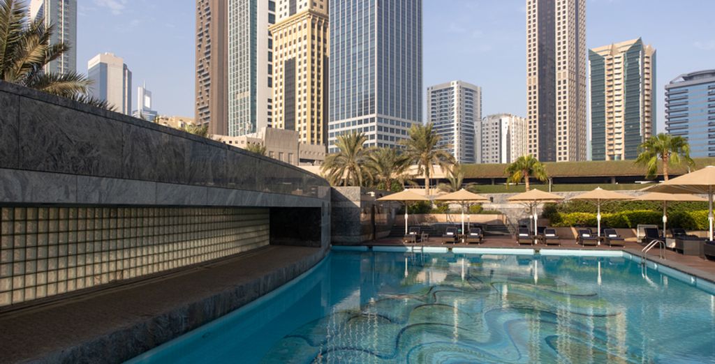 Jumeirah Emirates Towers 5*