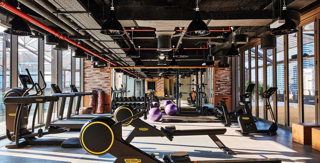 25hours Hotel One Central 5*