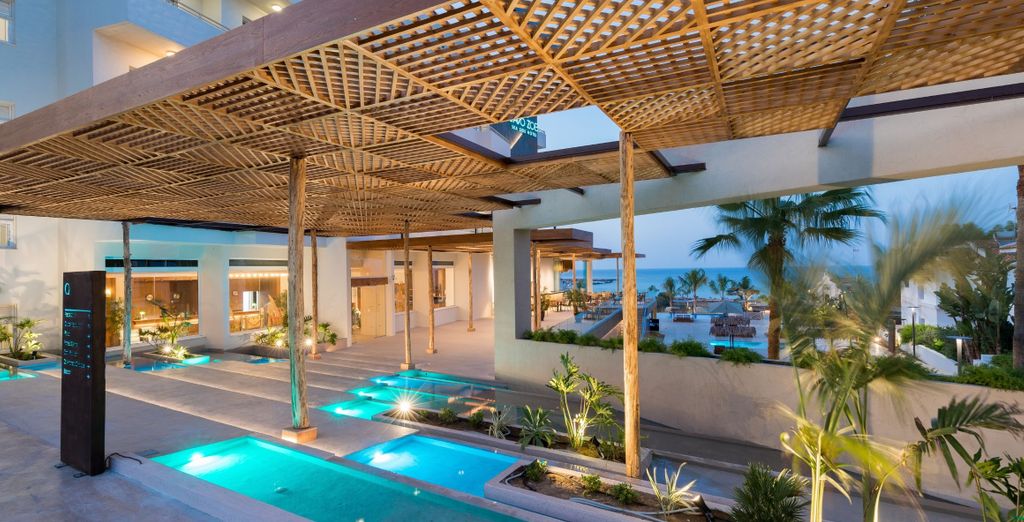  Cavo Zoe Seaside Hotel 4*