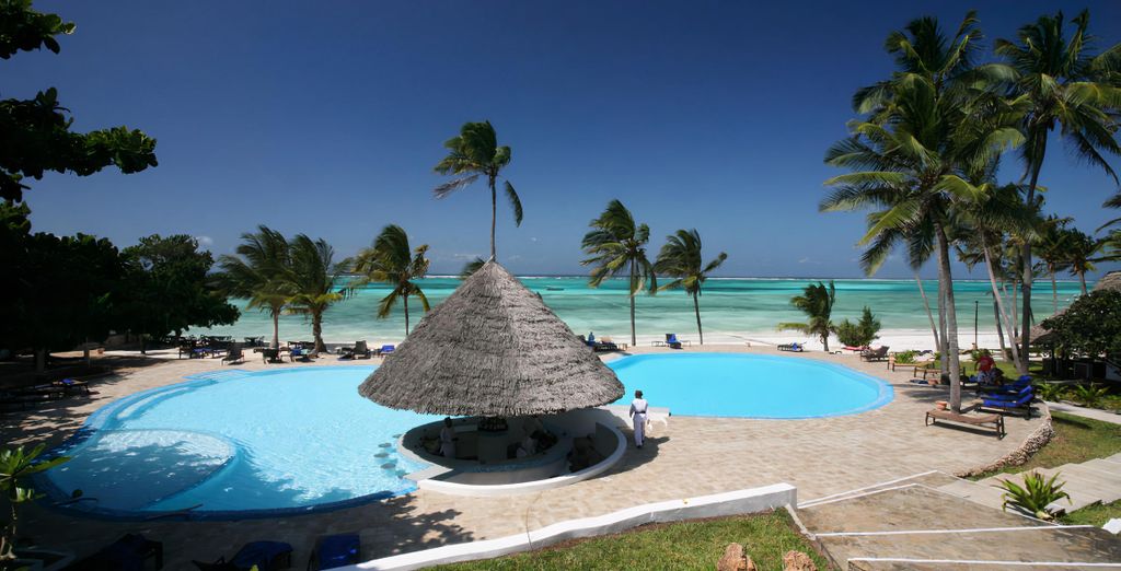 Safari privato nella natura e Karafuu Beach Resort & Spa 5*