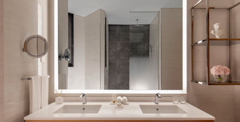 Combinato 5* SLS Dubai Hotel & Residences e Th8 Palm 5*