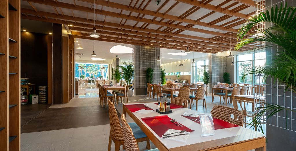 Carine Hotel Kumbor 4*
