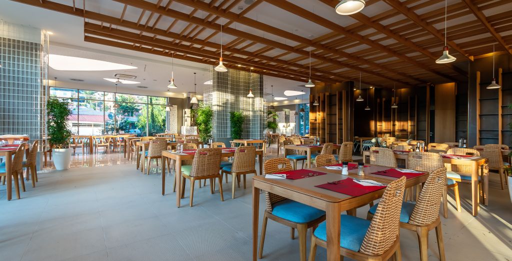 Carine Hotel Kumbor 4*