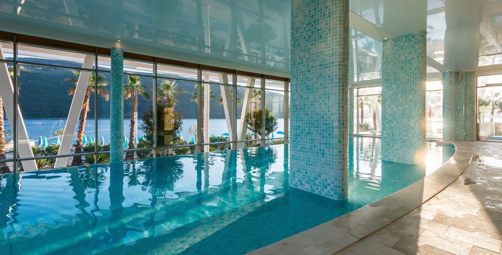 Carine Hotel Kumbor 4*