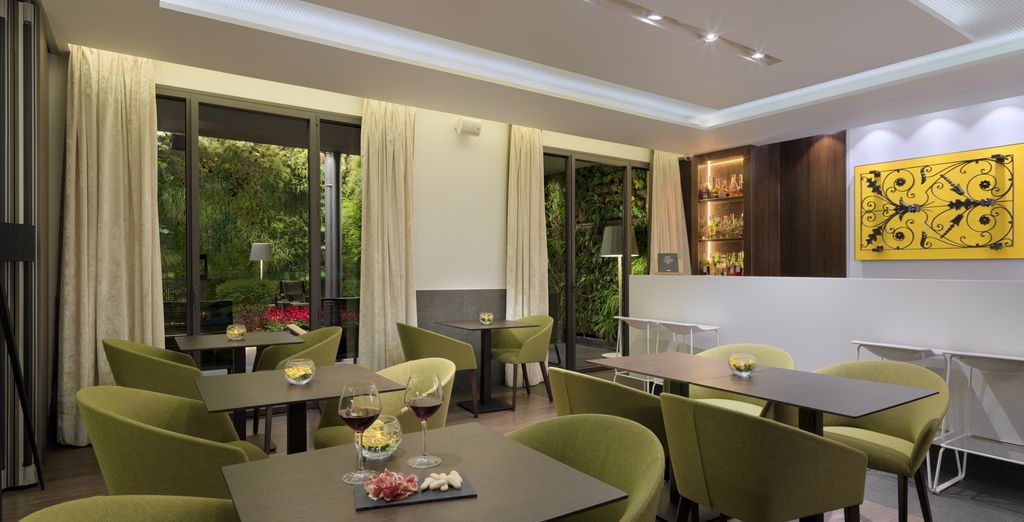 H10 Urquinaona Plaza 4*