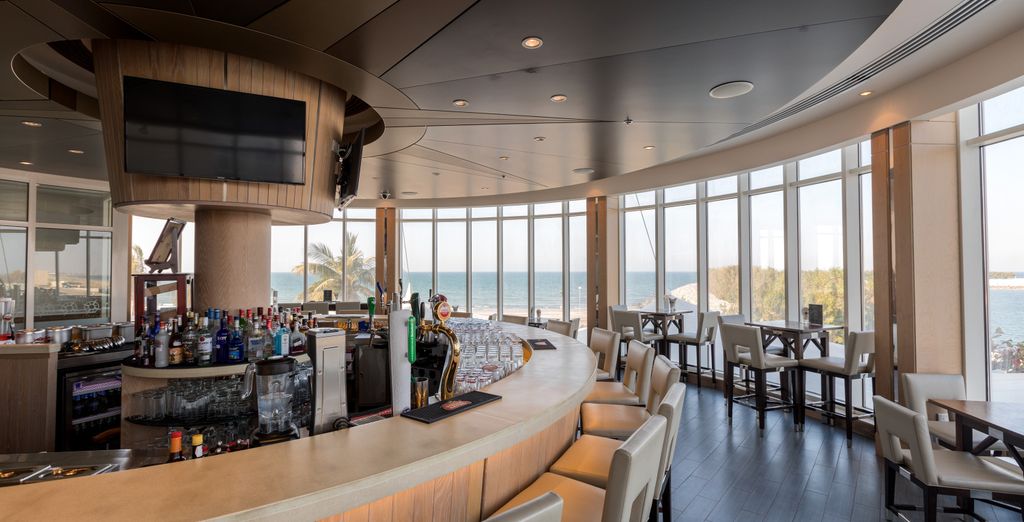 Tour privato: Il meglio dell'Oman con possibile soggiorno al Barceló Mussanah Resort 4*