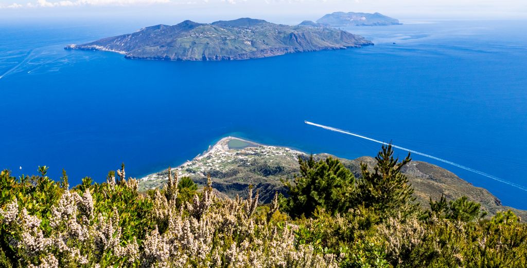 Tour di 5 o 7 notti tra il capoluogo siciliano e le Isole Eolie
