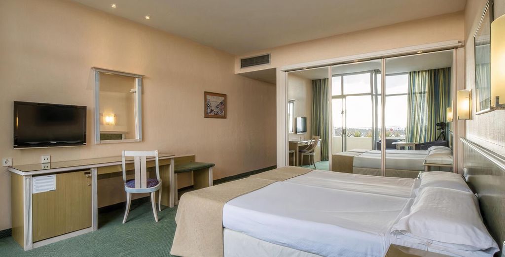 Hotel Beatriz Costa Teguise & Spa 4*