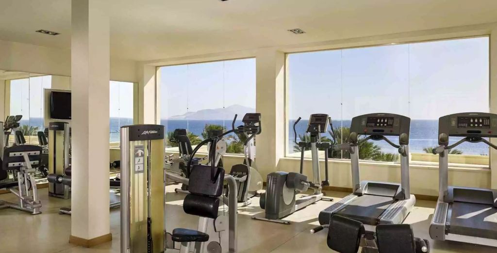 Coral Sea Water World Resort 5*