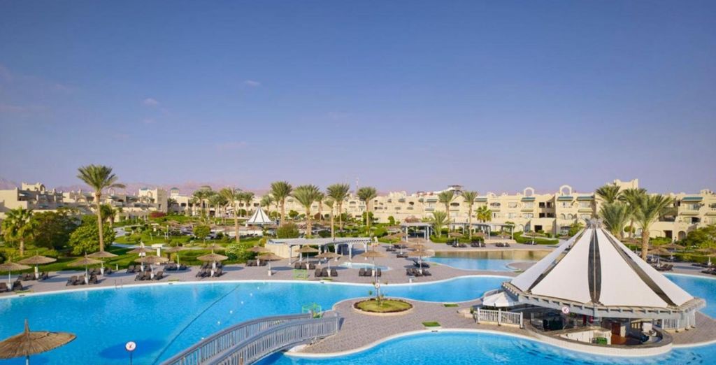 Coral Sea Water World Resort 5*