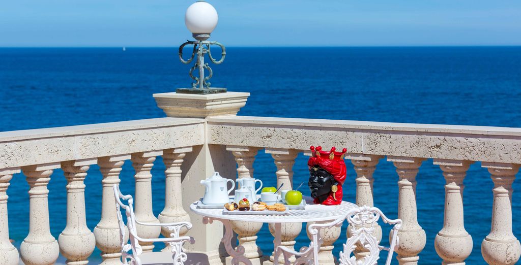 Hellenia Yachting Hotel 4*