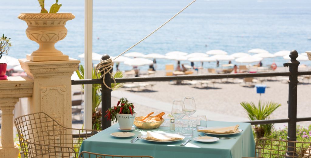 Hellenia Yachting Hotel 4*