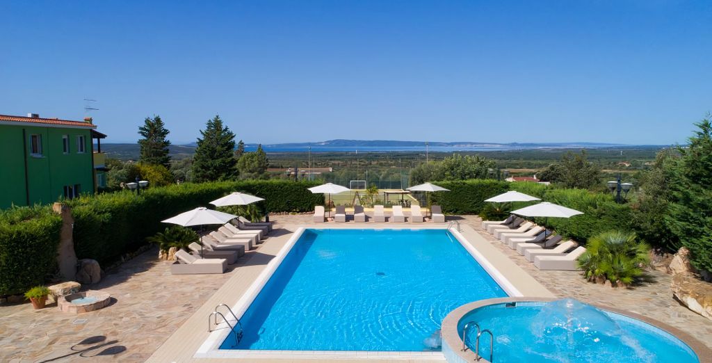 Lu Hotel Porto Pino 4*